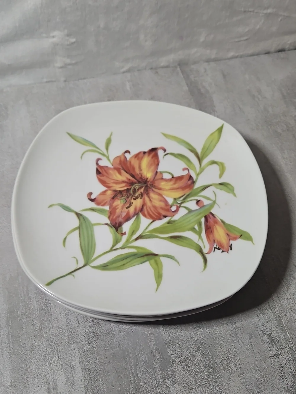 4~  I. Godinger & Co. Floral Dessert Or Salad Plates